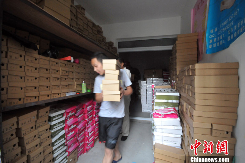 成都一小區(qū)400戶開淘寶店 物管求店家搬離